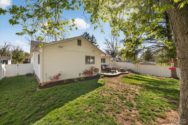 365 Palermo Drive, Ballwin, MO 63021