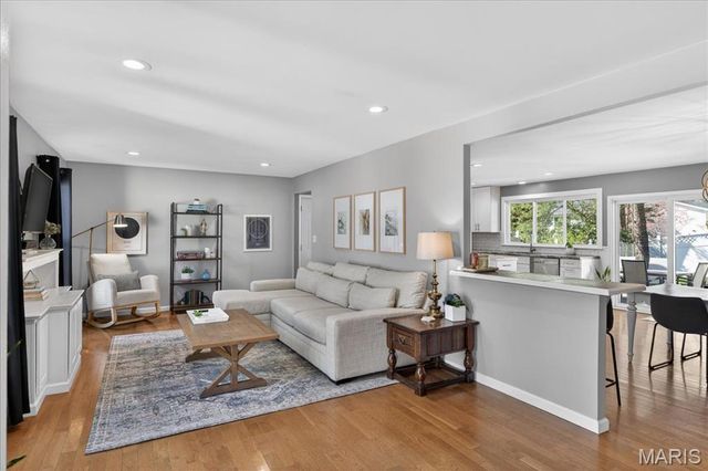 365 Palermo Drive, Ballwin, MO 63021