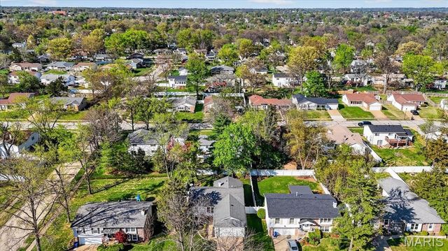 365 Palermo Drive, Ballwin, MO 63021