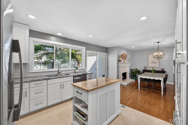 365 Palermo Drive, Ballwin, MO 63021