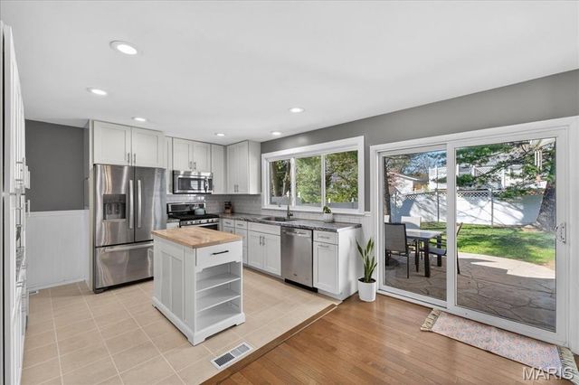 365 Palermo Drive, Ballwin, MO 63021