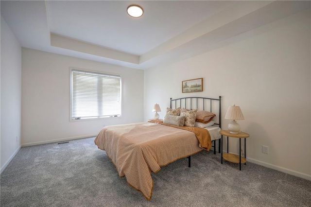 9415 W 122nd Street, Overland Park, KS 66213