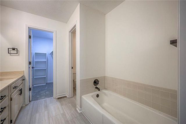 9415 W 122nd Street, Overland Park, KS 66213