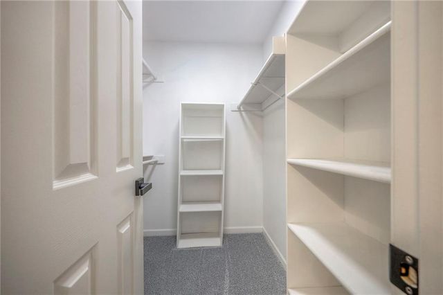 9415 W 122nd Street, Overland Park, KS 66213