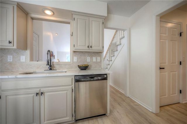 9415 W 122nd Street, Overland Park, KS 66213