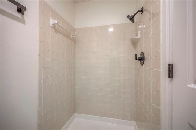 9415 W 122nd Street, Overland Park, KS 66213