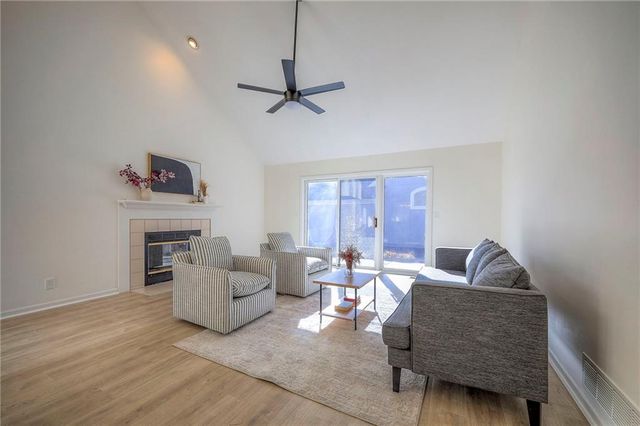 9415 W 122nd Street, Overland Park, KS 66213