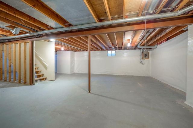 9415 W 122nd Street, Overland Park, KS 66213