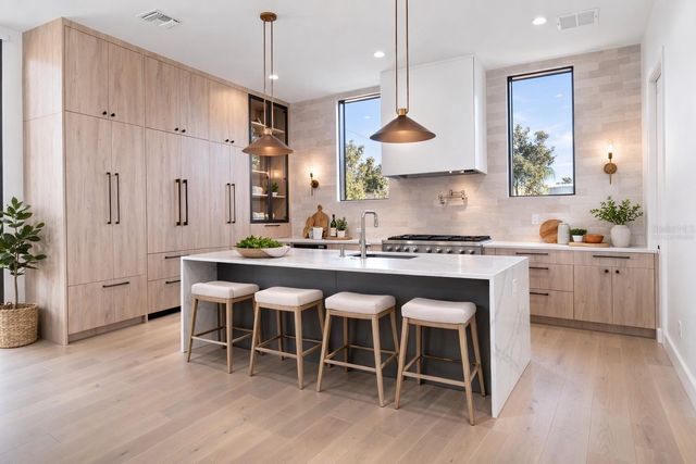 2707 N WOODROW AVENUE 3, Tampa, FL 33602