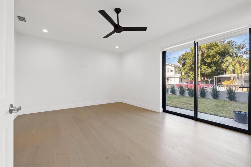 Image 6 of property listing at 2707 N WOODROW AVENUE 3, Tampa, FL 33602