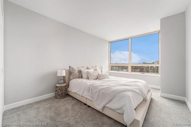 3320 Spinnaker Lane 16B, Detroit, MI 48207