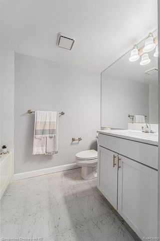 3320 Spinnaker Lane 16B, Detroit, MI 48207