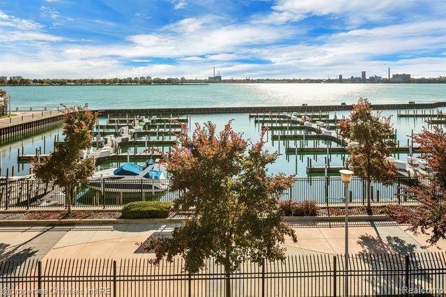 3320 Spinnaker Lane 16B, Detroit, MI 48207