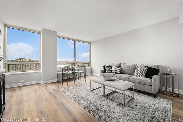 3320 Spinnaker Lane 16B, Detroit, MI 48207