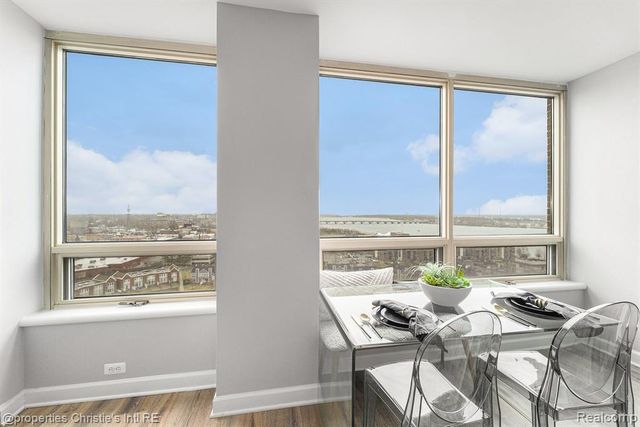 3320 Spinnaker Lane 16B, Detroit, MI 48207