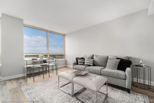 3320 Spinnaker Lane 16B, Detroit, MI 48207