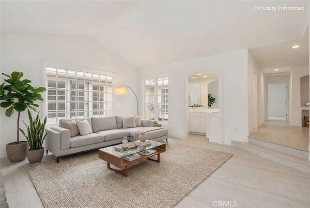 19371 Woodlands, Huntington Beach, CA 92648