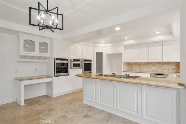 19371 Woodlands, Huntington Beach, CA 92648