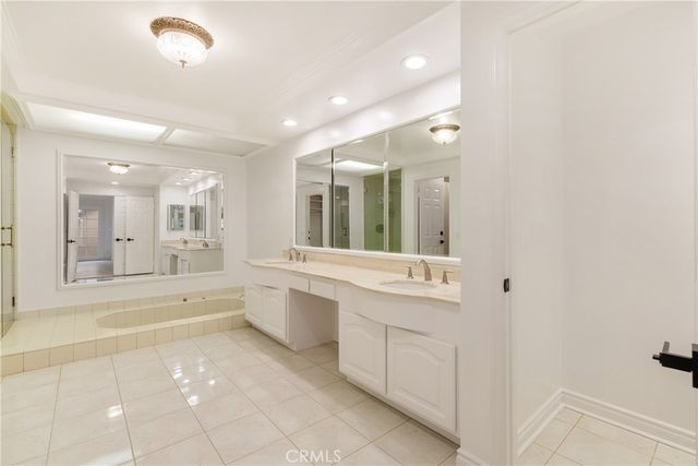 19371 Woodlands, Huntington Beach, CA 92648