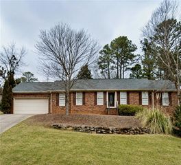 7 Valley Brook Drive SE, Rome, GA 30161