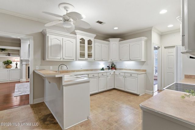 51 Woodville Trace, Hattiesburg, MS 39402