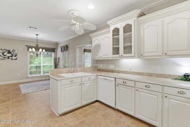 51 Woodville Trace, Hattiesburg, MS 39402