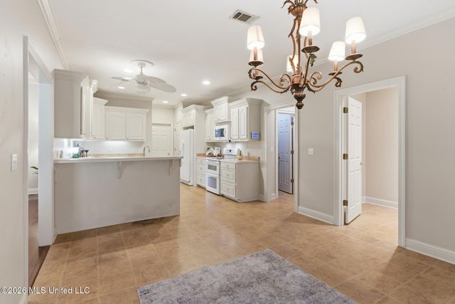 51 Woodville Trace, Hattiesburg, MS 39402
