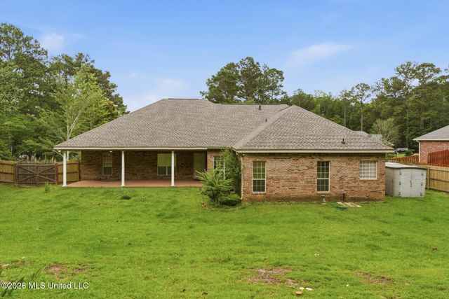 51 Woodville Trace, Hattiesburg, MS 39402