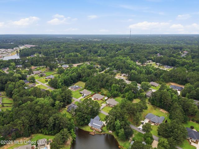 51 Woodville Trace, Hattiesburg, MS 39402