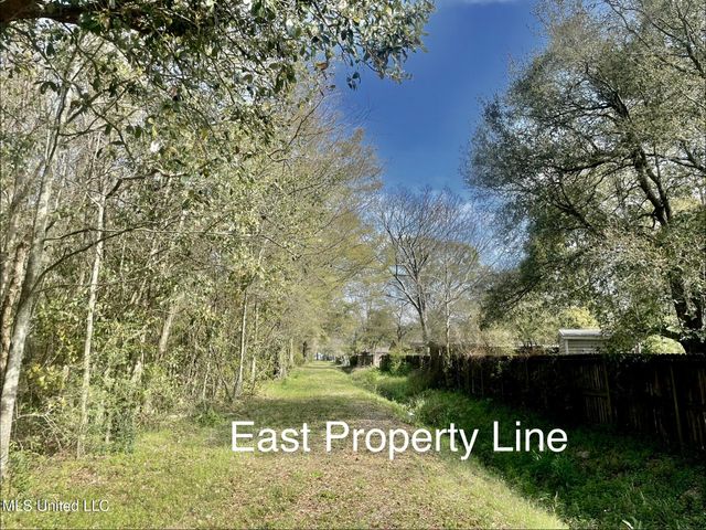 Holland Street, Pascagoula, MS 39581