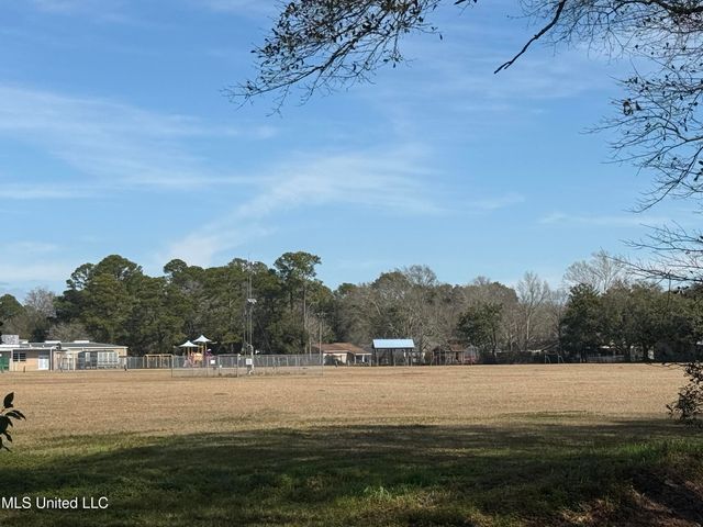 Holland Street, Pascagoula, MS 39581