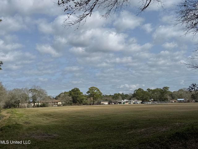 Holland Street, Pascagoula, MS 39581