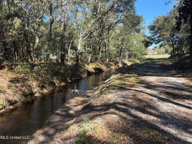 Holland Street, Pascagoula, MS 39581