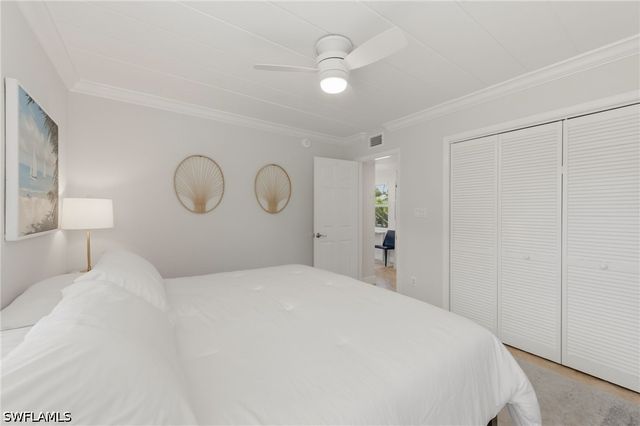 275 8th AVE S 275, Naples, FL 34102