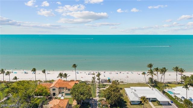 275 8th AVE S 275, Naples, FL 34102