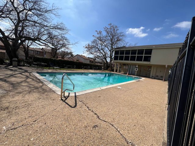 5933 Harvest Hill Road 1095, Dallas, TX 75230