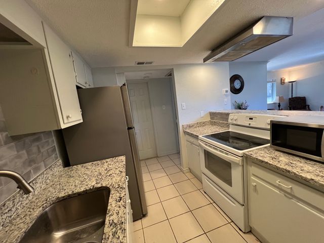 5933 Harvest Hill Road 1095, Dallas, TX 75230