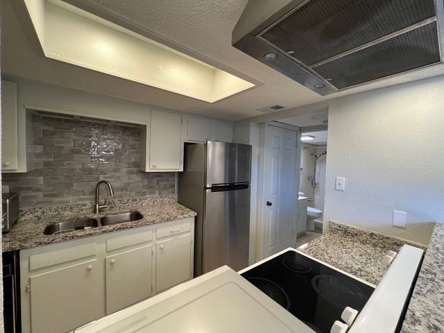 5933 Harvest Hill Road 1095, Dallas, TX 75230