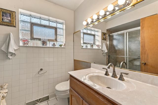 2430 Westover Avenue, North Riverside, IL 60546