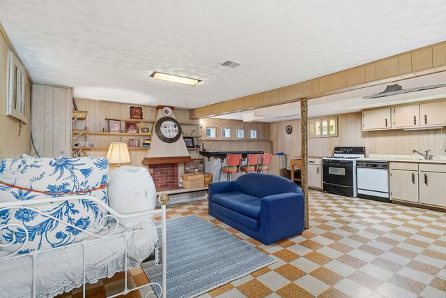 2430 Westover Avenue, North Riverside, IL 60546
