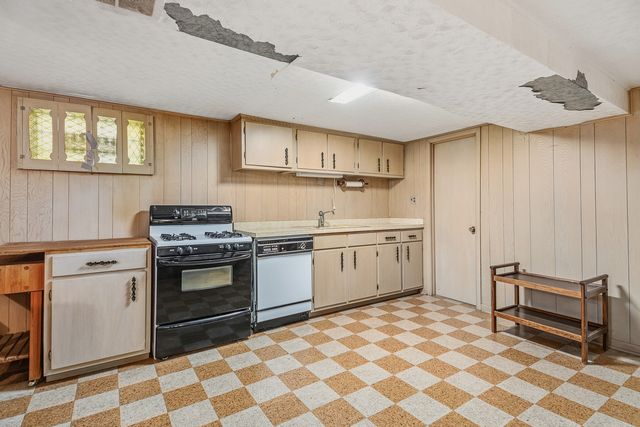 2430 Westover Avenue, North Riverside, IL 60546