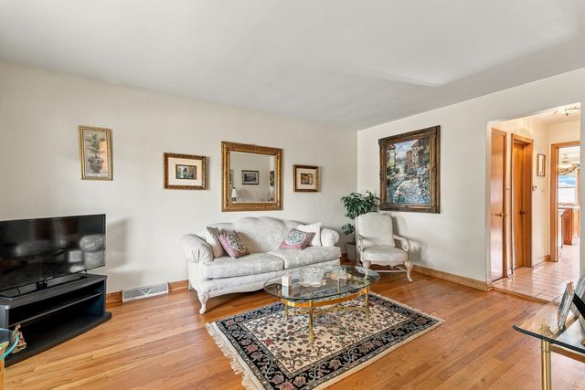2430 Westover Avenue, North Riverside, IL 60546