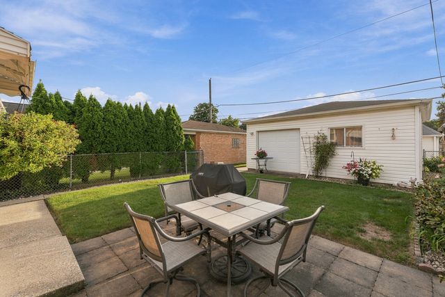 2430 Westover Avenue, North Riverside, IL 60546