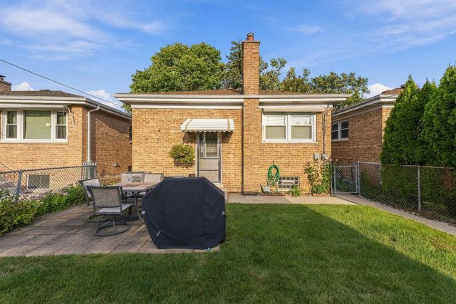 2430 Westover Avenue, North Riverside, IL 60546