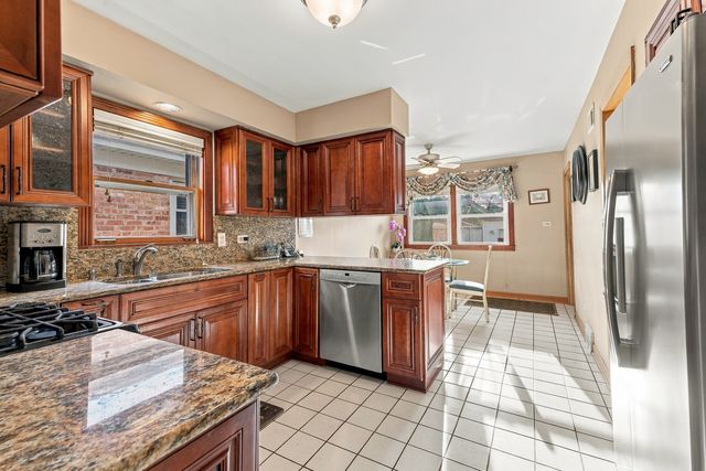 2430 Westover Avenue, North Riverside, IL 60546