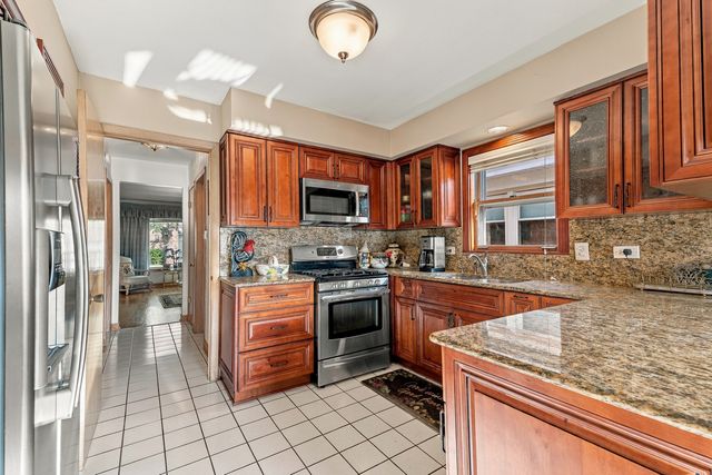 2430 Westover Avenue, North Riverside, IL 60546