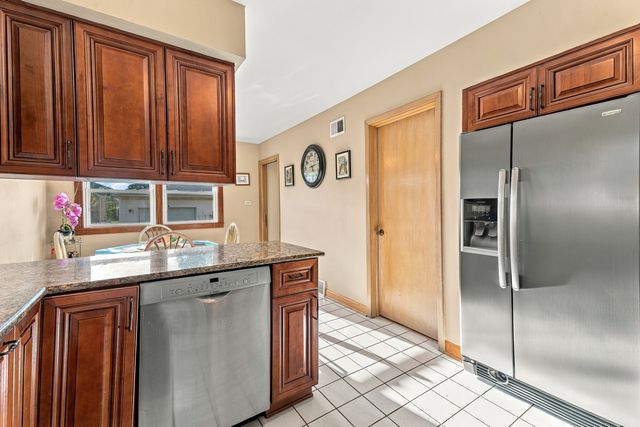 2430 Westover Avenue, North Riverside, IL 60546
