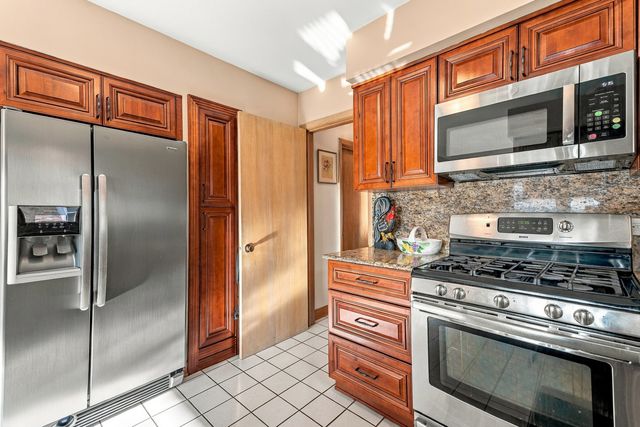 2430 Westover Avenue, North Riverside, IL 60546