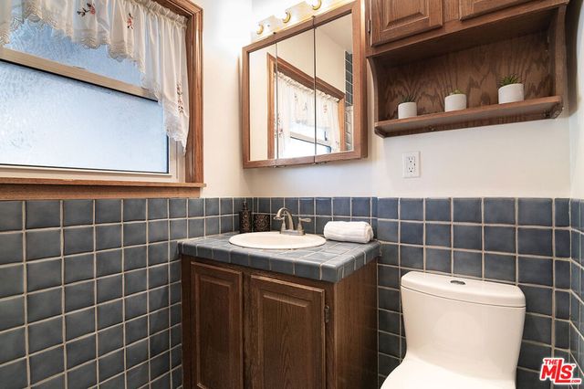 2012 N Fairview Street, Burbank, CA 91505