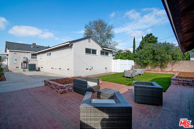 2012 N Fairview Street, Burbank, CA 91505